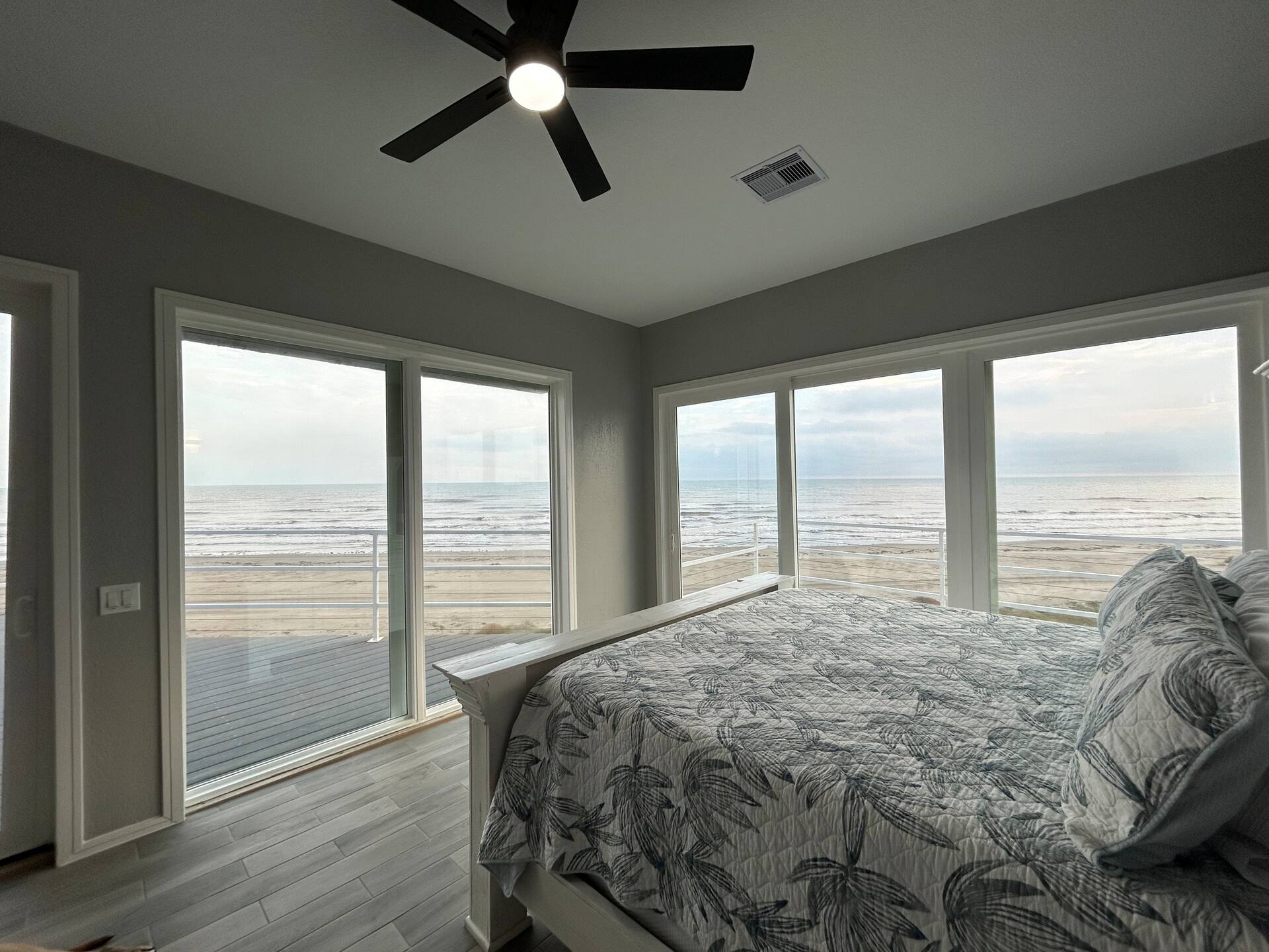Bedroom with ocean view at Blue Oasis